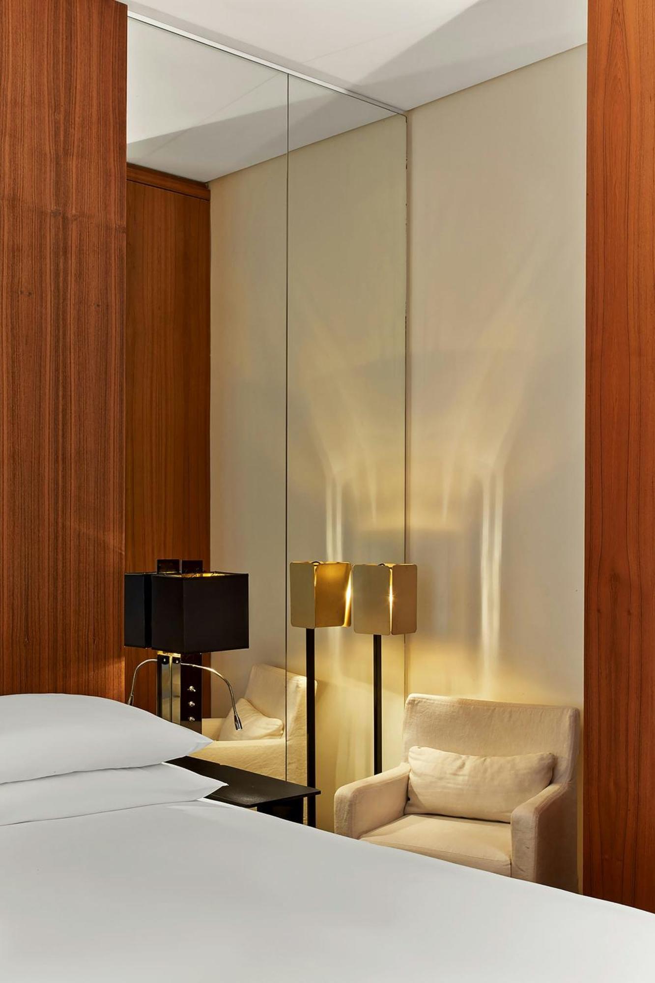 Hotel Le Metropolitan, Tour Eiffel, A Tribute Portfolio Parijs